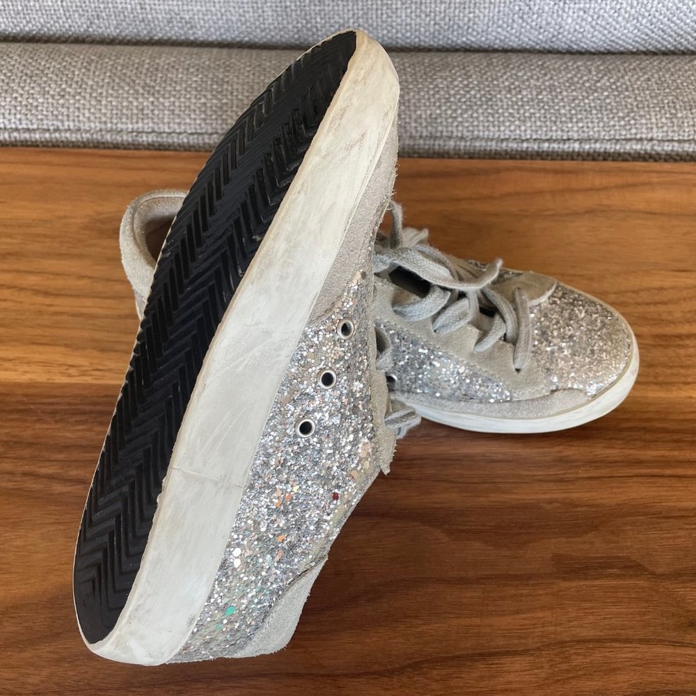 New- Never Worn ! Golden Goose Silver - Star Superstar Trainers- Size 33/Kids 2